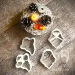Szellem sütikiszúró Halloween-re - linzerhez is